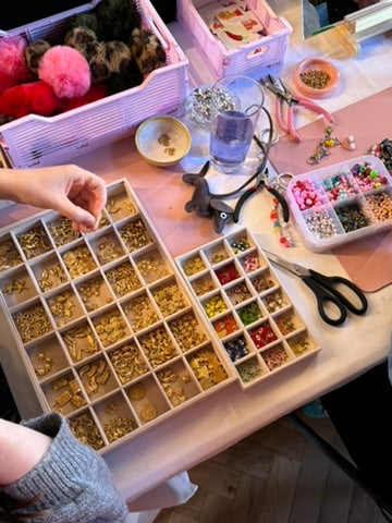 CARTE CADEAU - Atelier créatif colliers personnalisés