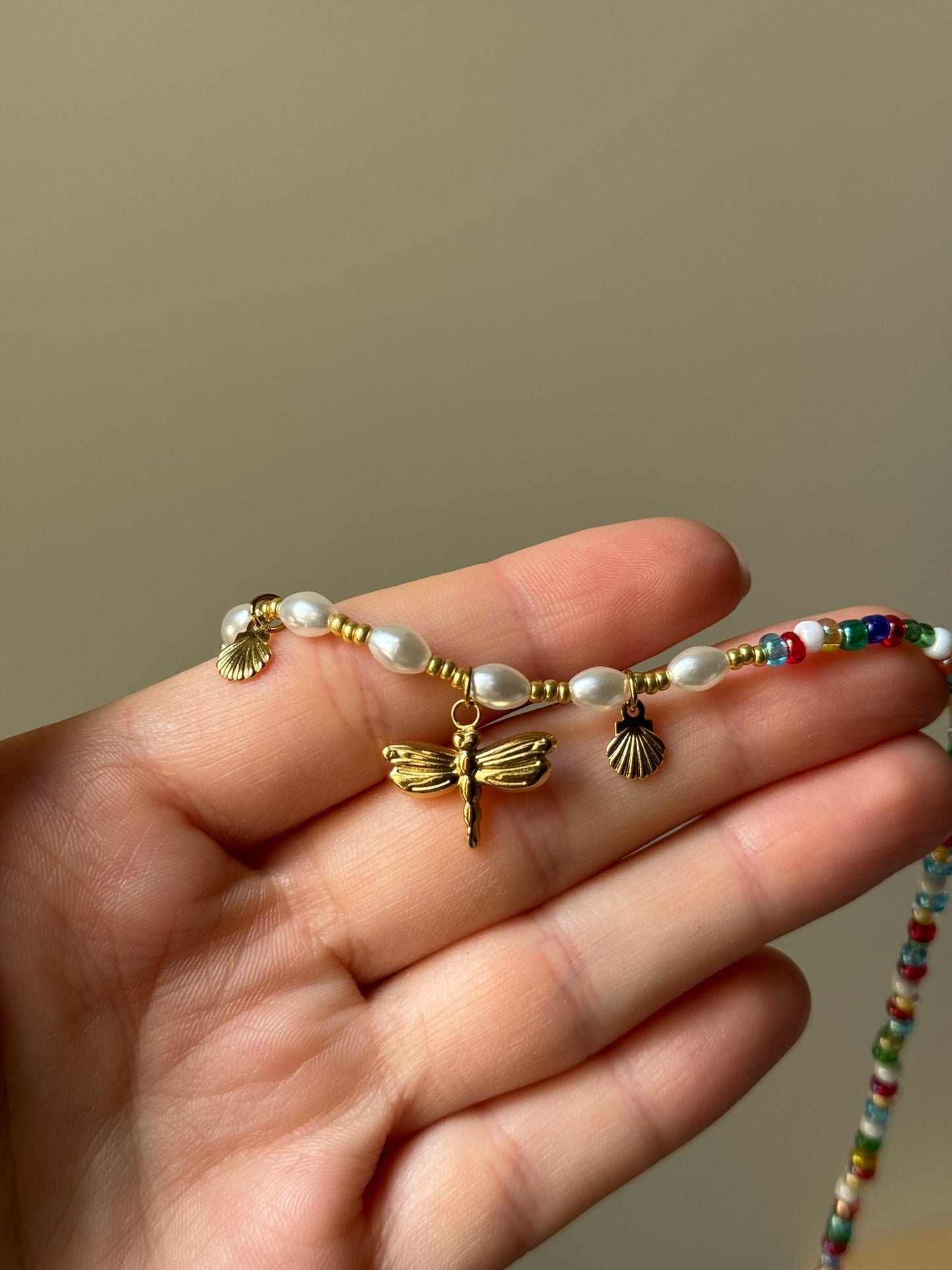 COLLIER GOMI