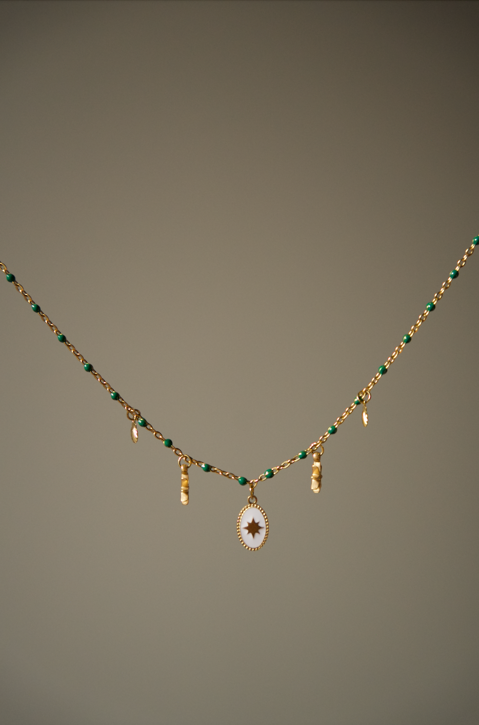 COLLIER JULIA