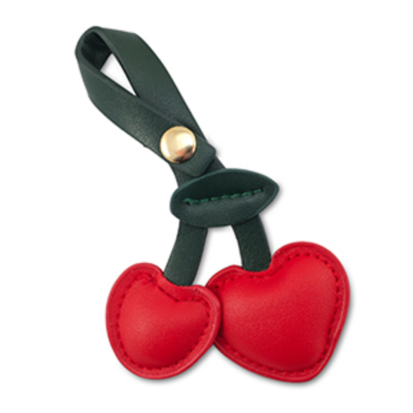 Grigri cerise en cuir